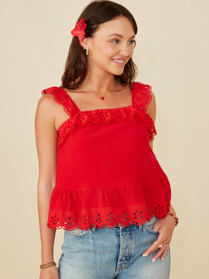 Damlinne med vågig brodyr och volangdetaljer för wholesale av Hayden LA