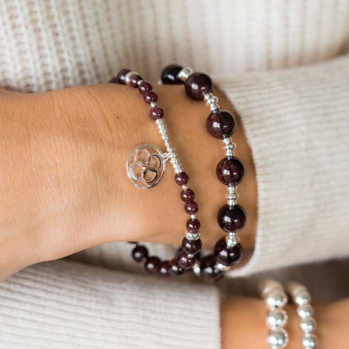 Sei geheimnisvoll Armband - Roter Samt für den Großhandel von beblue jewelry