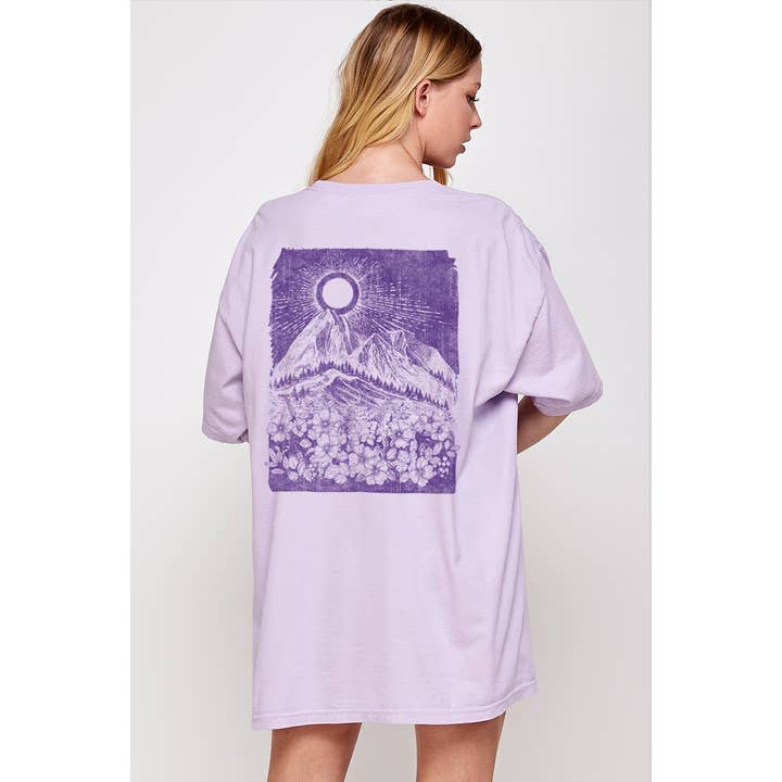 T-SHIRT SURDIMENSIONNÉ À MOTIF WILDFLOWER BLOOM pour la vente par Illustrated Society