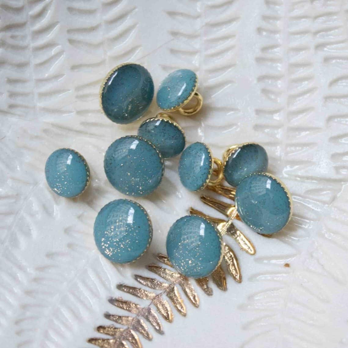 Lise Tailor - Vendita all'ingrosso Bottone a pressione/da cucire - Bottoni a forma di stivaletto con paillettes dorate7