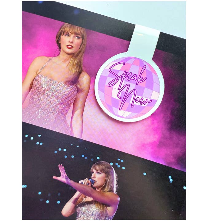 Typo Lettering Co – wholesale Bokmärke – Tala nu disco Tay-inspirerad magnetisk bokmärke