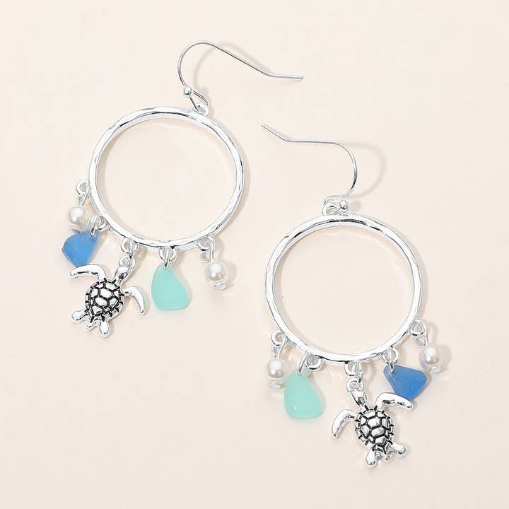 Brincos Pendentes com Anel Aberto e Pingente de Vidro de Mar com Tartaruga Marinha por atacado de Sensibling Corp.