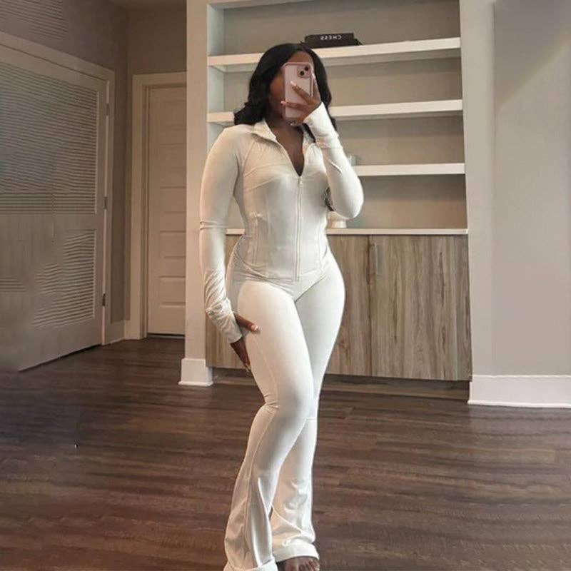 MB Fashion Wholesale - Vente Ensemble de vêtements d'intérieur – femme - ENSEMBLE DEUX PIÈCES À MANCHES LONGUES AVEC FERMETURE ÉCLAIR ET JAMBES ÉVASÉES HR2405715