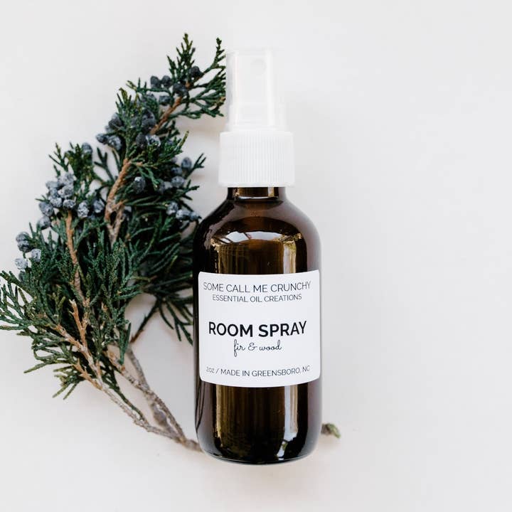 Spray d'ambiance d'hiver ~ Sapin et bois pour la vente par Some Call Me Crunchy.