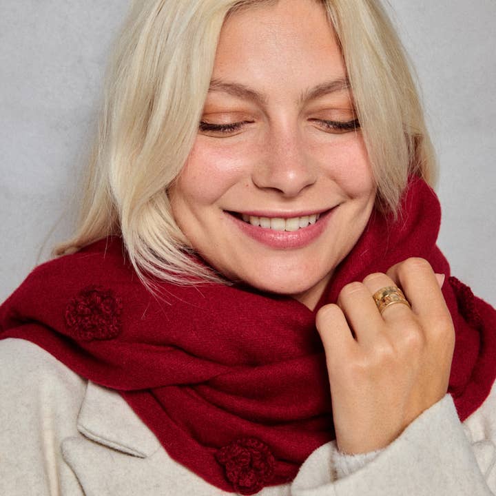 BYREN | ÉLINE L'ATELIER - Wholesale Scarf - Women's - Wool scarf with embroidered flowers FL216DF4