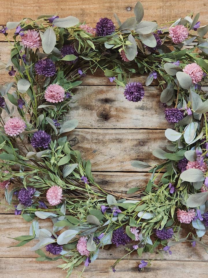 Lyserød/Lilla Pom Pom Krans 22" for engroshandel hos DNS Designs