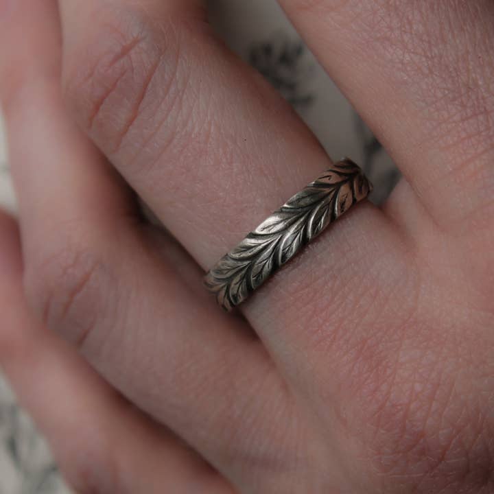 Laurel Stacker Ring | 925er-Sterlingsilber für den Großhandel von Heather Louise Jewelry
