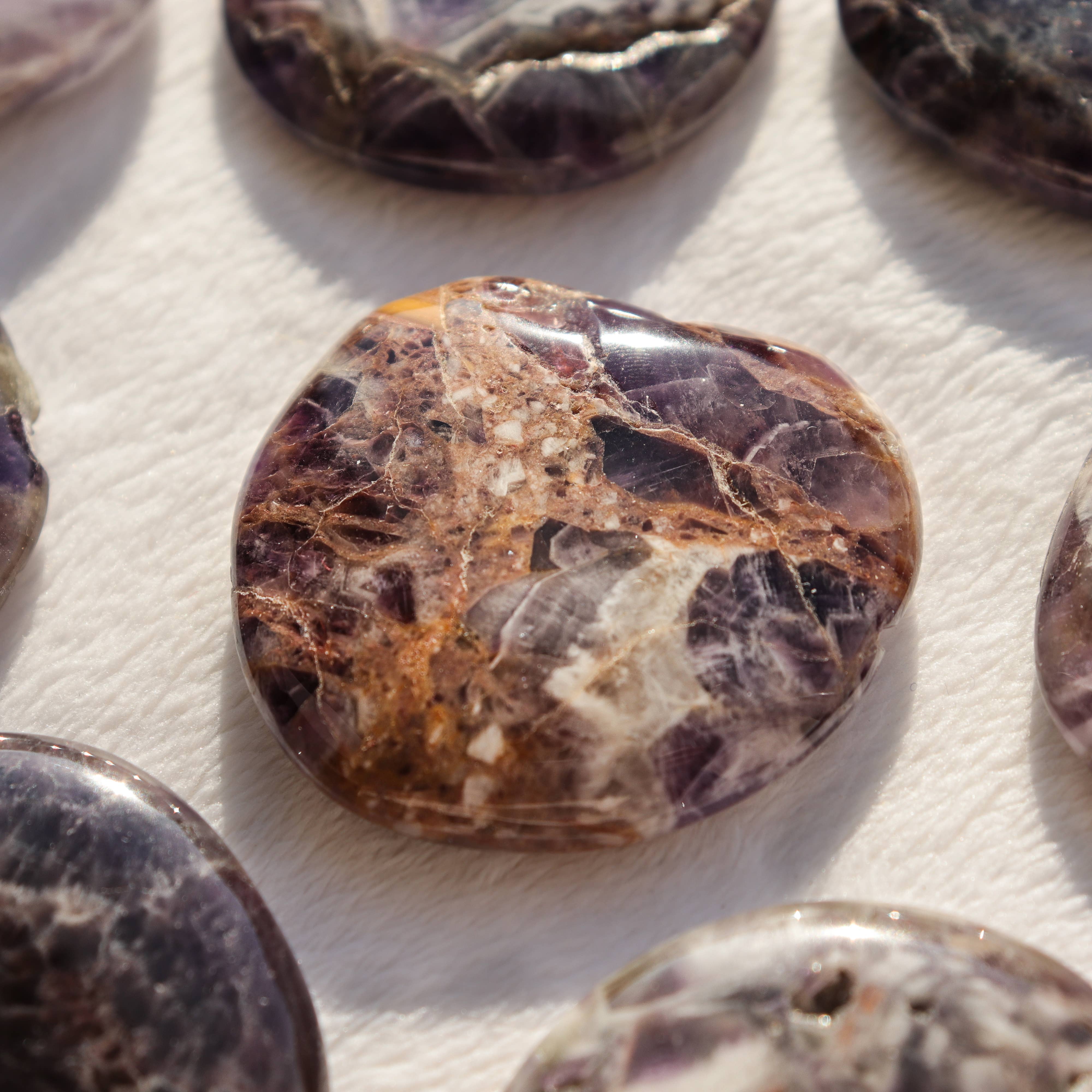 Natures Artifacts Inc - Venta al por mayor Piedras/cristales espirituales - Piedras de palma de cristal amatista5