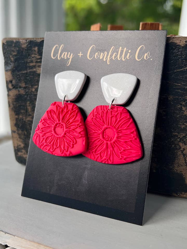 Hot pink daisy fan for engroshandel hos Clay & Confetti Co.