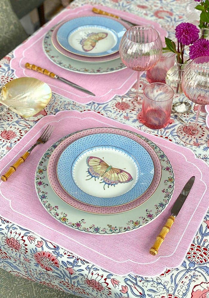 Madame Smart Ltd – wholesale Placemat – Paint the World Pink Placemats - Set of 44