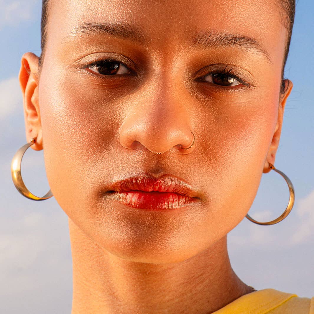 Panier Des Sens - Wholesale Lip Balm - The Cove - Moisturizing Balm for Lips and Cheeks - Coral Pink2