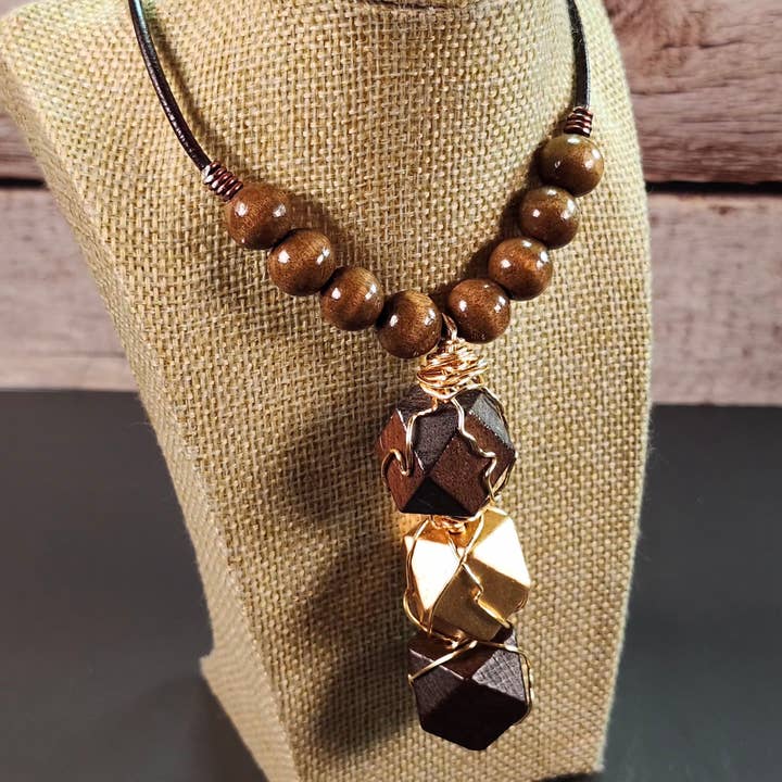 Abstrakter Drahtgewickelter Perlenanhänger für Männer für den Großhandel von Toizan Jewelry