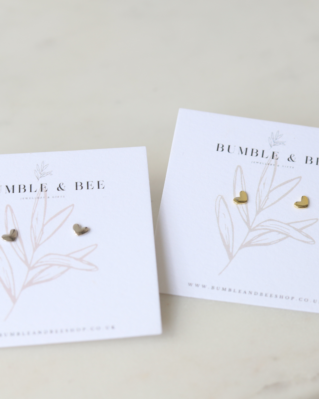 Bumble & Bee - Vendita all'ingrosso Orecchini a bottone - Orecchini a bottone a cuore piccolo0