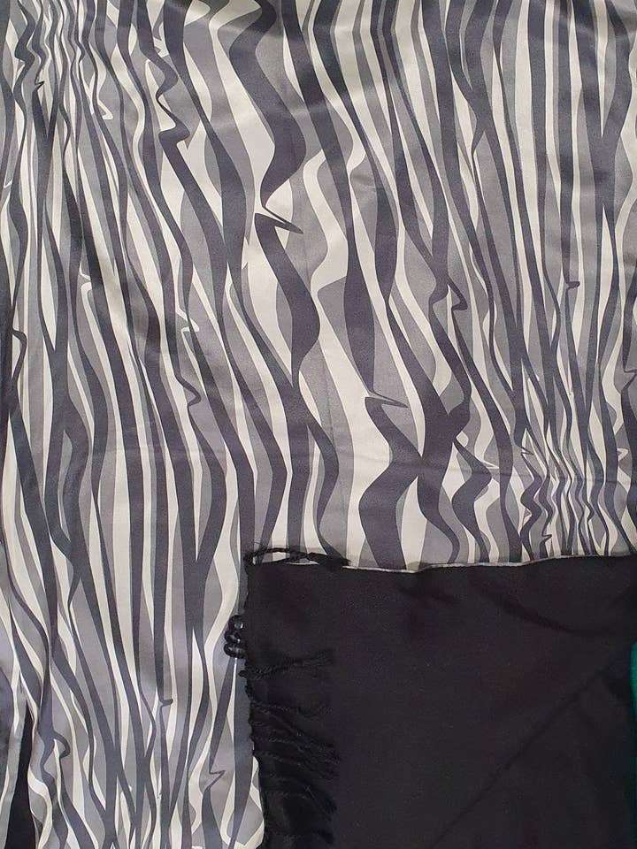 Dubbele zitbank en lange teen toni sur grigio voor wholesale door L'OFFICIEL SRL