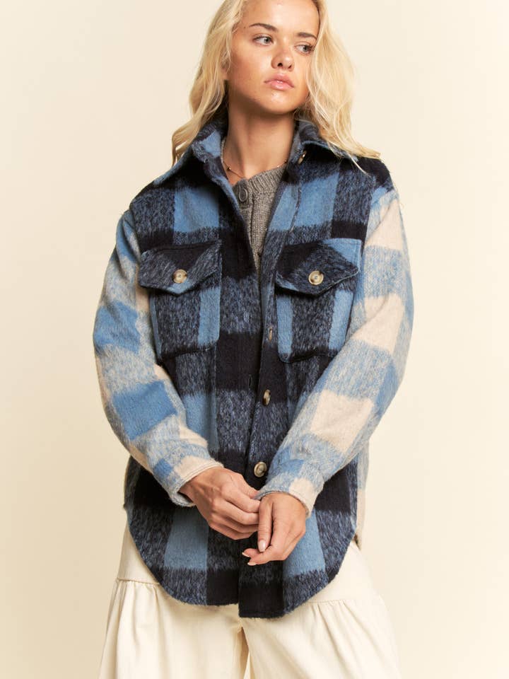 Davi & Dani - Wholesale Buttoned-down shirt – Women's - MULTI PLAID CHEST POCKET SHIRT JACKET SHACKET2