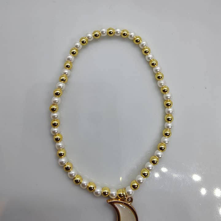 Gemscape UK – wholesale Vristlänk – Pärlstavad fotlänk med måne (guld och benvit) elastik - Smycken