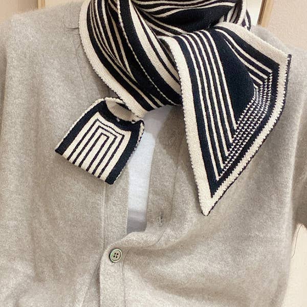 BLACK WHITE Split-Joint Striped Scarf for wholesale on Faire1