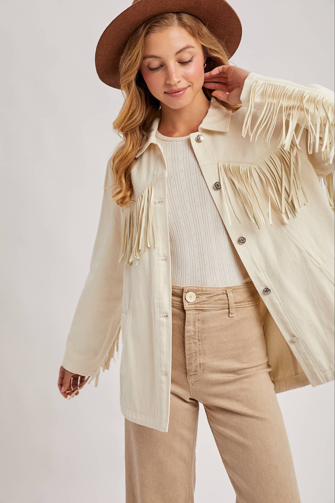 Bluivy - Vendita all'ingrosso Giacca - Donna - Giacca in denim western con frange e bottoni - confezione aperta2