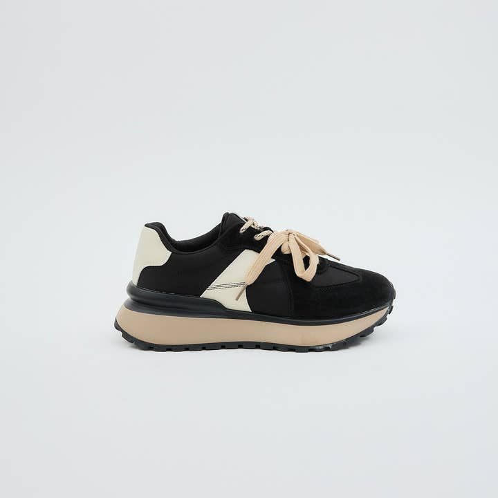 Eudora Black and other Purchase Wholesale chamarras cazadoras. Free Returns & Net 60 Terms on Faire trending on Faire.