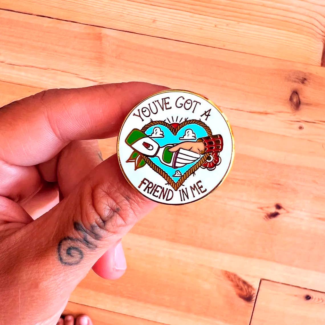 La Barbuda - No U.S. custom fees – Alfinete/botão de lapela por atacado – Pin 'You've Got A Friend In Me' da La Barbuda1