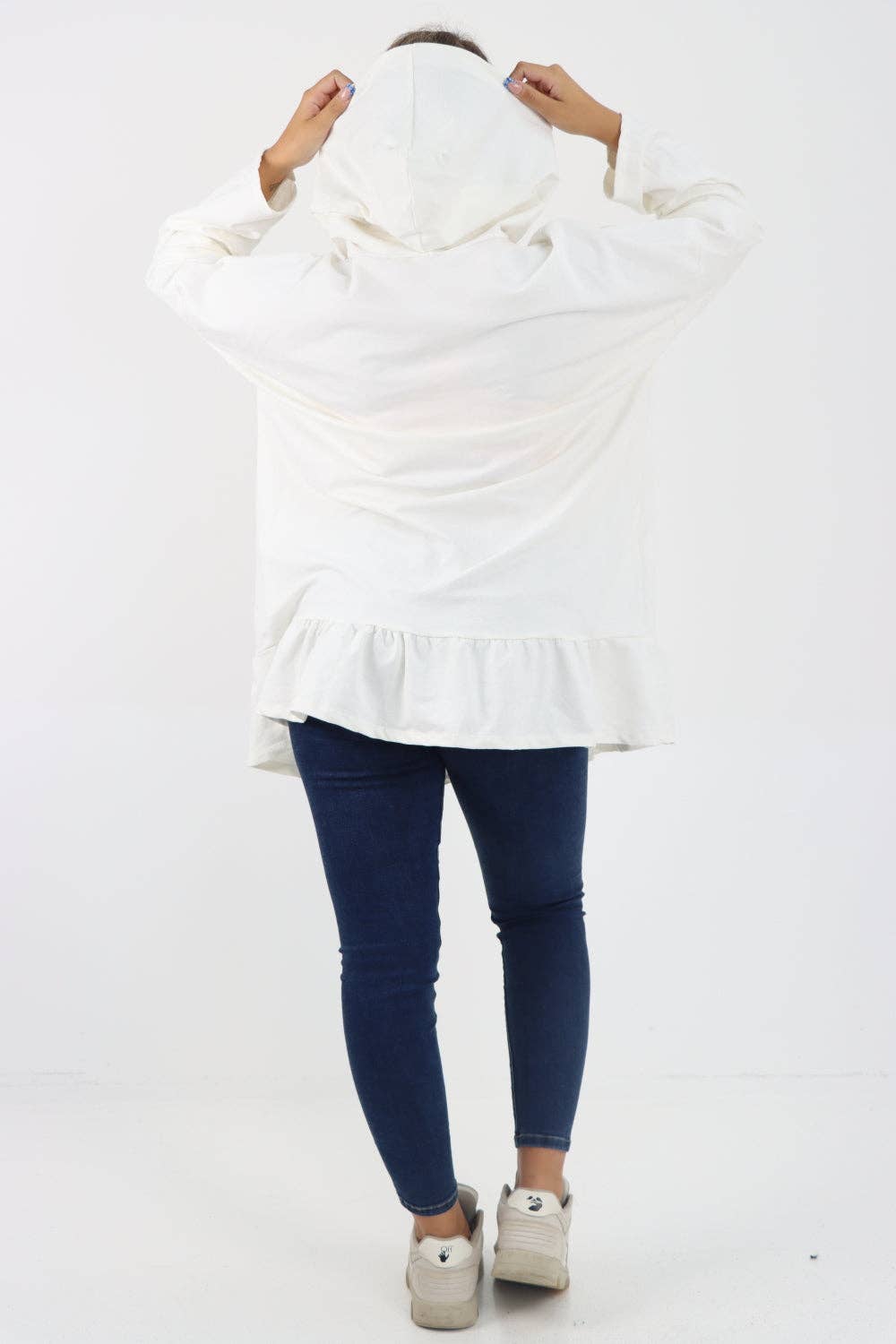 Miss Bold – Engroshandel Hoodie – Kvinder – Italiensk langærmet hættetrøje med flæser23