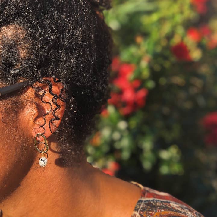 Natalie Clare Collections - Wholesale Dangle Earrings - Abstract Pearl Earring1