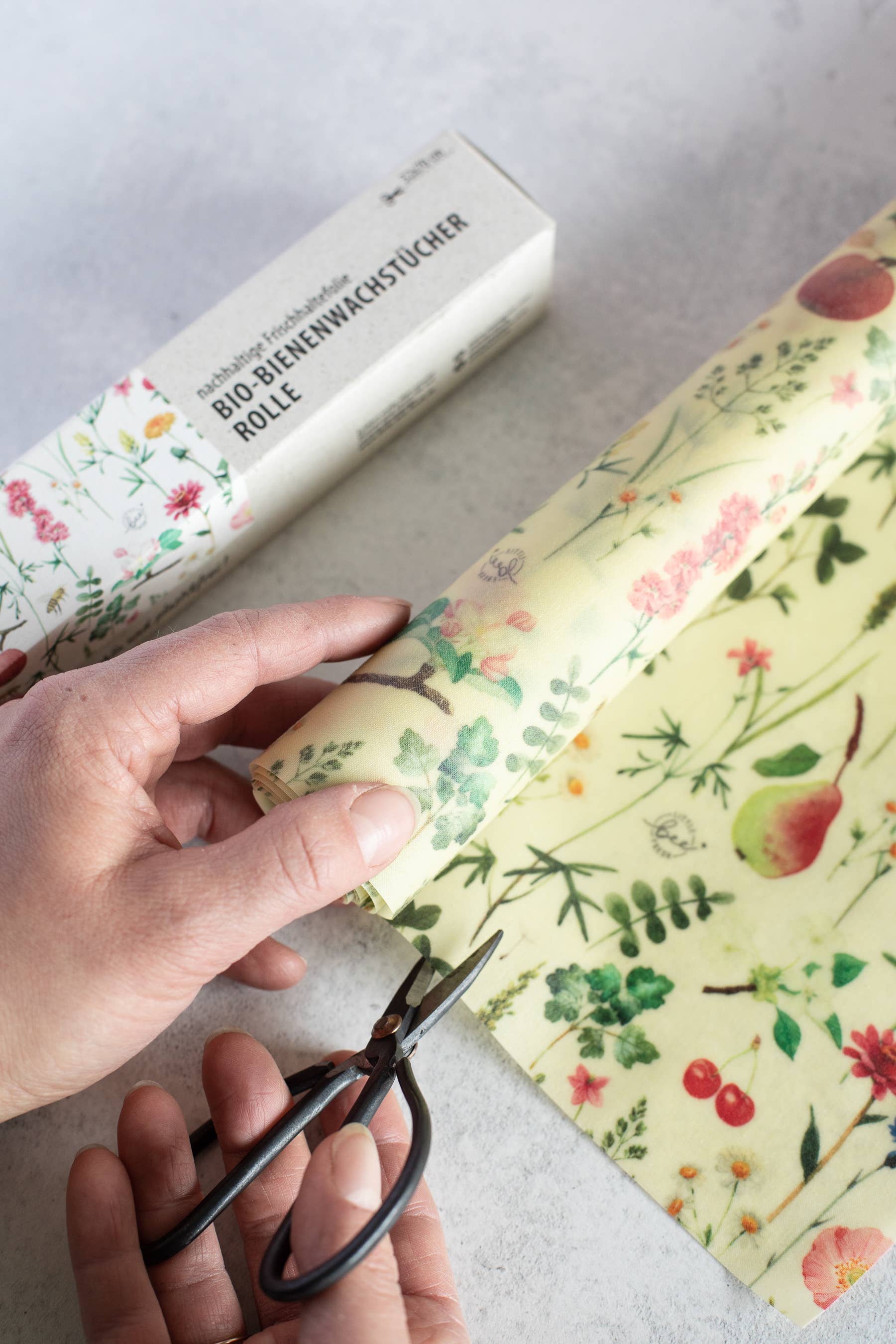 little bee fresh - Vente Sachet de conservation/film alimentaire - Rouleau de tissu en cire d'abeille biologique - prairie et verger2