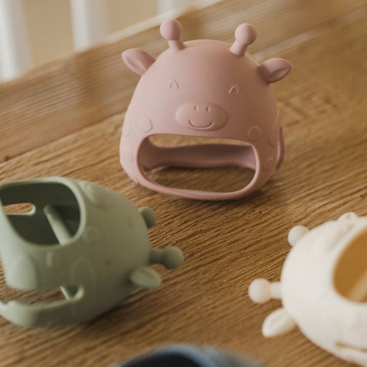 Micasso & Co - Wholesale Teether (Not Clip-On) - Baby - Silicone teething mitten for baby, giraffe10