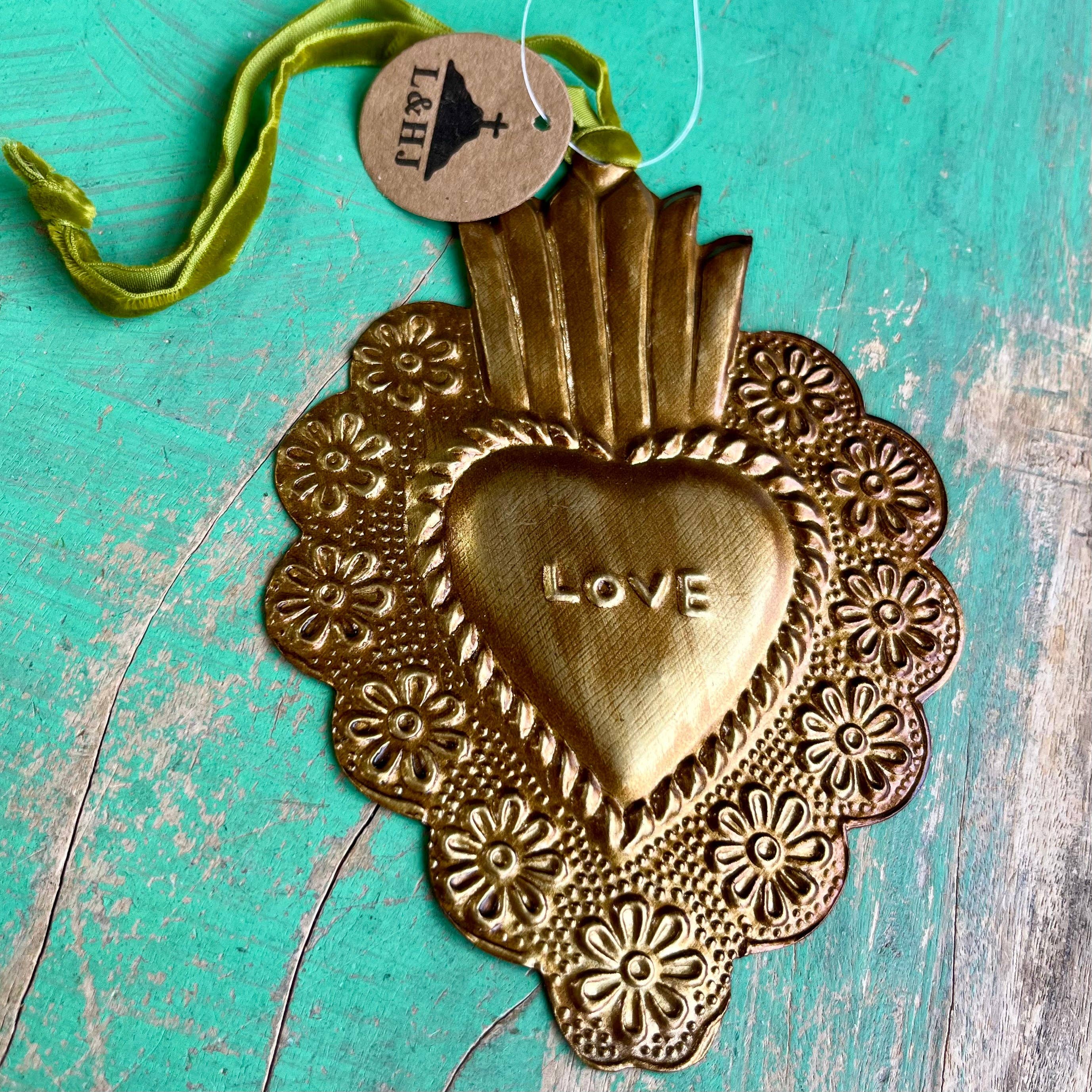 Love and Honor Jesus LLC - Wholesale Ornament - Love Tin Sacred Hearts0