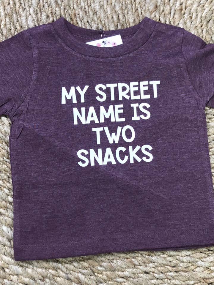 Le nom de ma rue est Deux Snacks T-shirt Bébé/Enfant en bas âge pour la vente par Jena Bug Baby