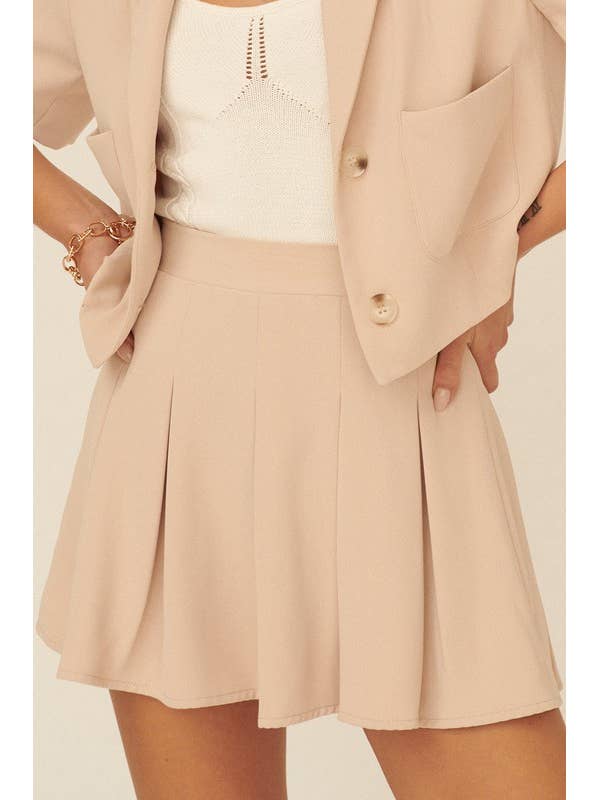 Jupe-short plissée tissée solide pour la vente par MintChoco