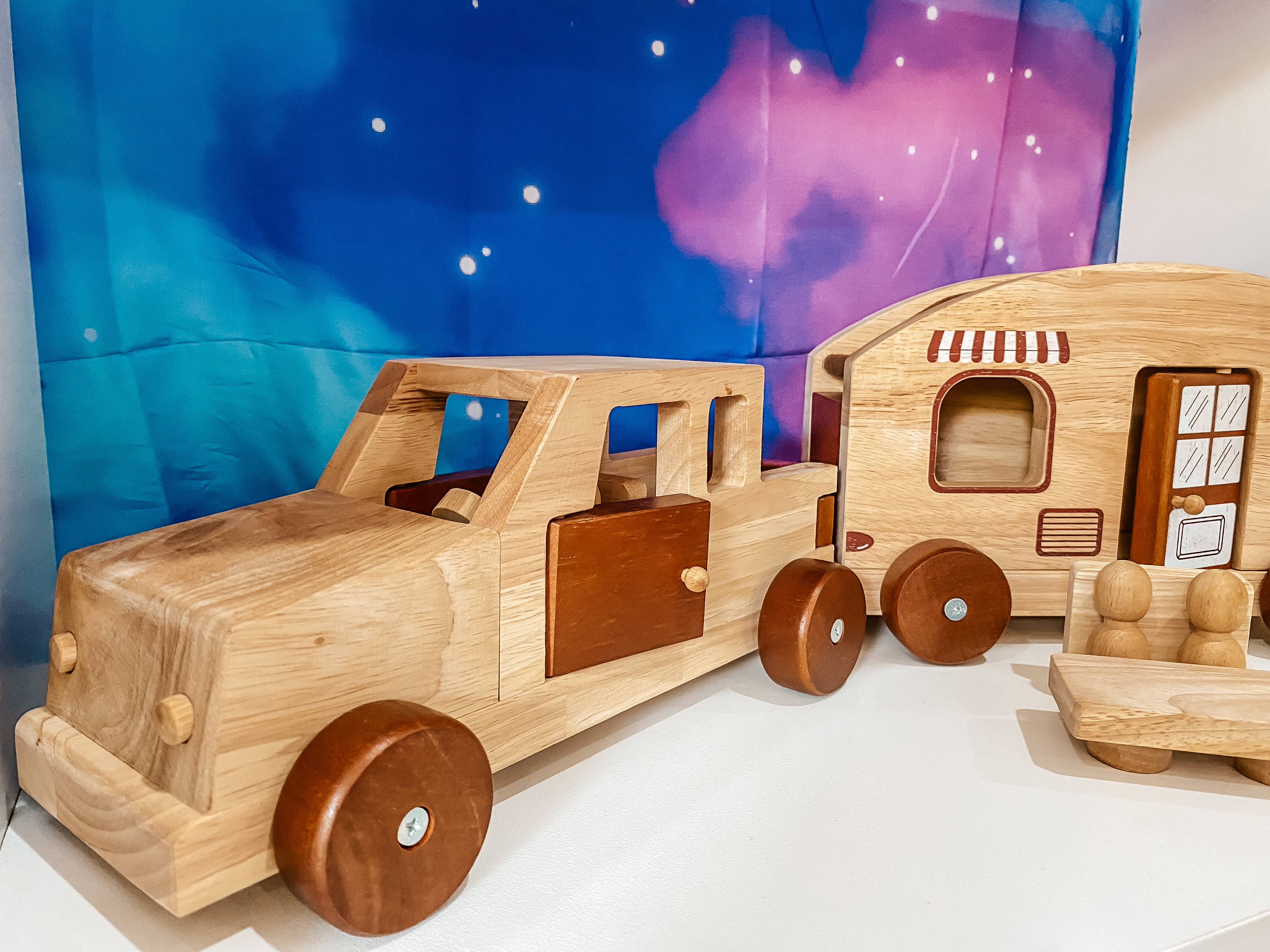 Q Toys - Wholesale Wood toy – Child - Camper Van (60x15x15cm)1