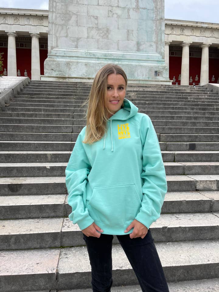 Buadep – Großhandel Hoodie – Damen – Hoodie Frauen minze "Live Love Leberkas" Bio-Baumwolle
