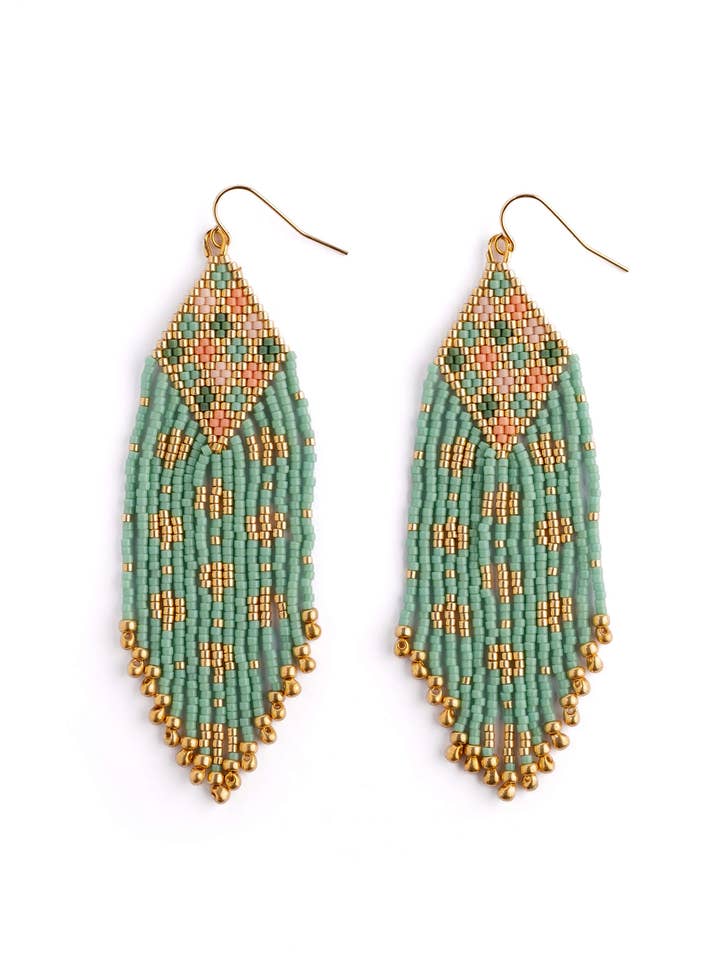 Kralen Handgeweven Sari Fringe Oorbellen (Mint) voor wholesale door Mayana Designs Co