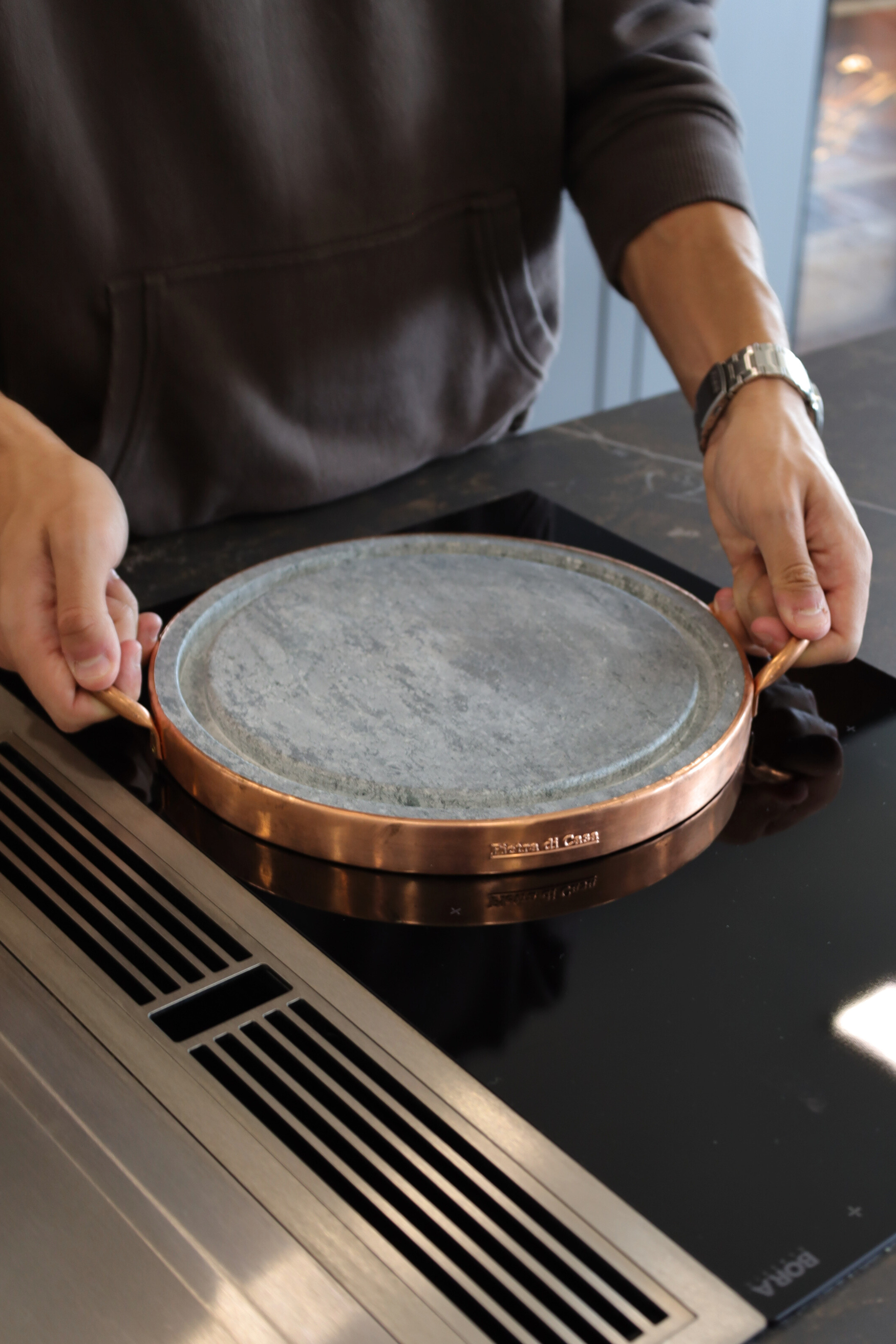 PIETRA DI CASA – Großhandel Grillpfanne/Grillplatte – Runder Fleischtgrill aus Speckstein2