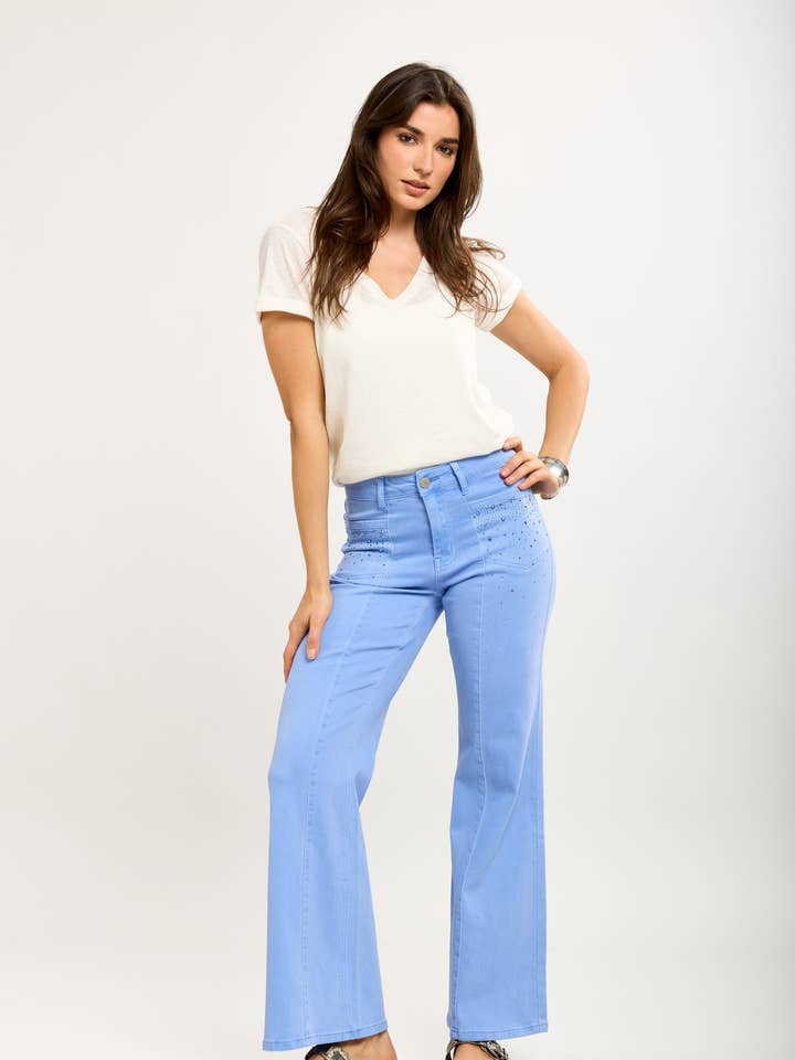 Pantaloni Toxik3 bootcut in denim stretch, dettagli tasche con strass per la vendita all'ingrosso da parte di Toxik3