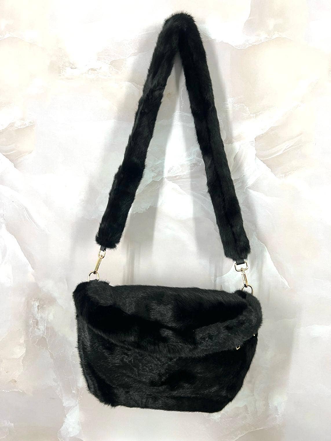 LINETA - Wholesale Belt Bag - Women's - SAC-1 Solid faux fur fanny pack5