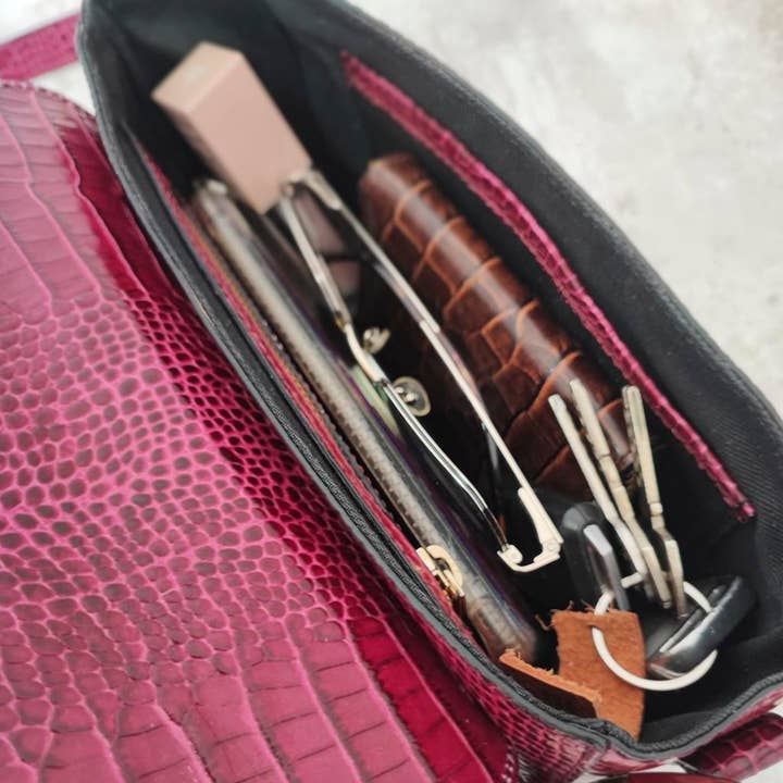 THE CODE - Wholesale Shoulder Bag - Women's - ALMA RASPBERRY SHOULDER BAG3