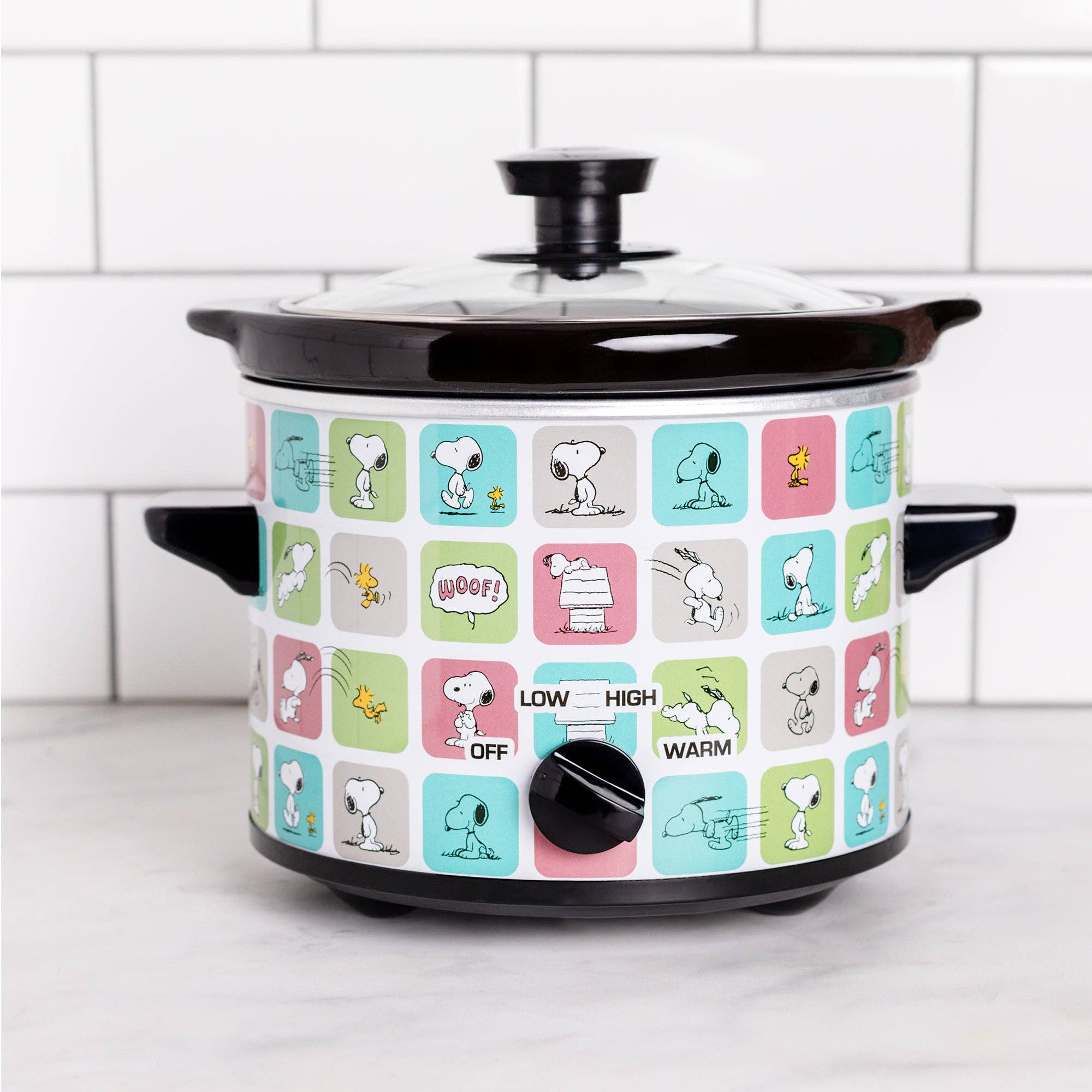 Uncanny Brands - Wholesale Cooking Pot - Uncanny Brands Peanuts Snoopy & Woodstock 2 Quart Slow Cooker1