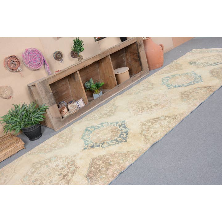 The Loom Wholesale - Wholesale Runner Rug - Vintage Geometric Wool Rug - Beige & Blue4