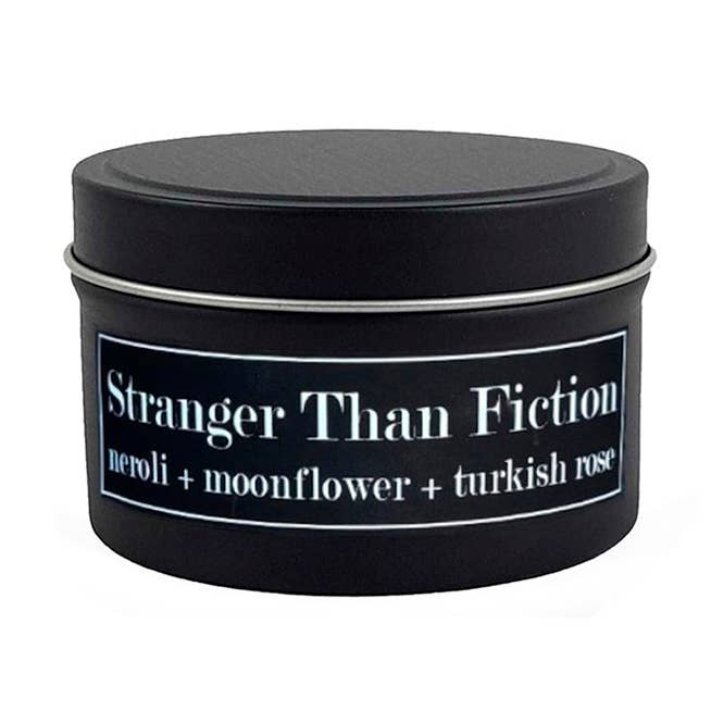 Candela da 4oz Stranger Than Fiction Neroli + Fiore di Luna per la vendita all'ingrosso da parte di Fly Paper Products