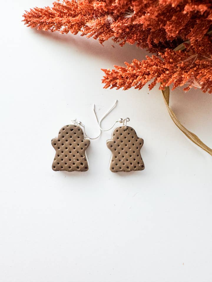 Brincos de Sanduíche de Gelado Fantasma por atacado de Mountain Made Clay - Handmade Polymer Clay Earrings