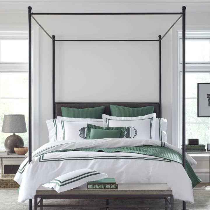 Housse de couette Rubans pour la vente par Home Treasures Linens