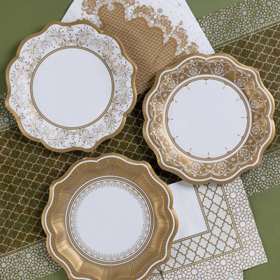 Talking Tables USA - Wholesale Disposable Plate - Gold Plates Medium - 12 Pack | Christmas Plates |1