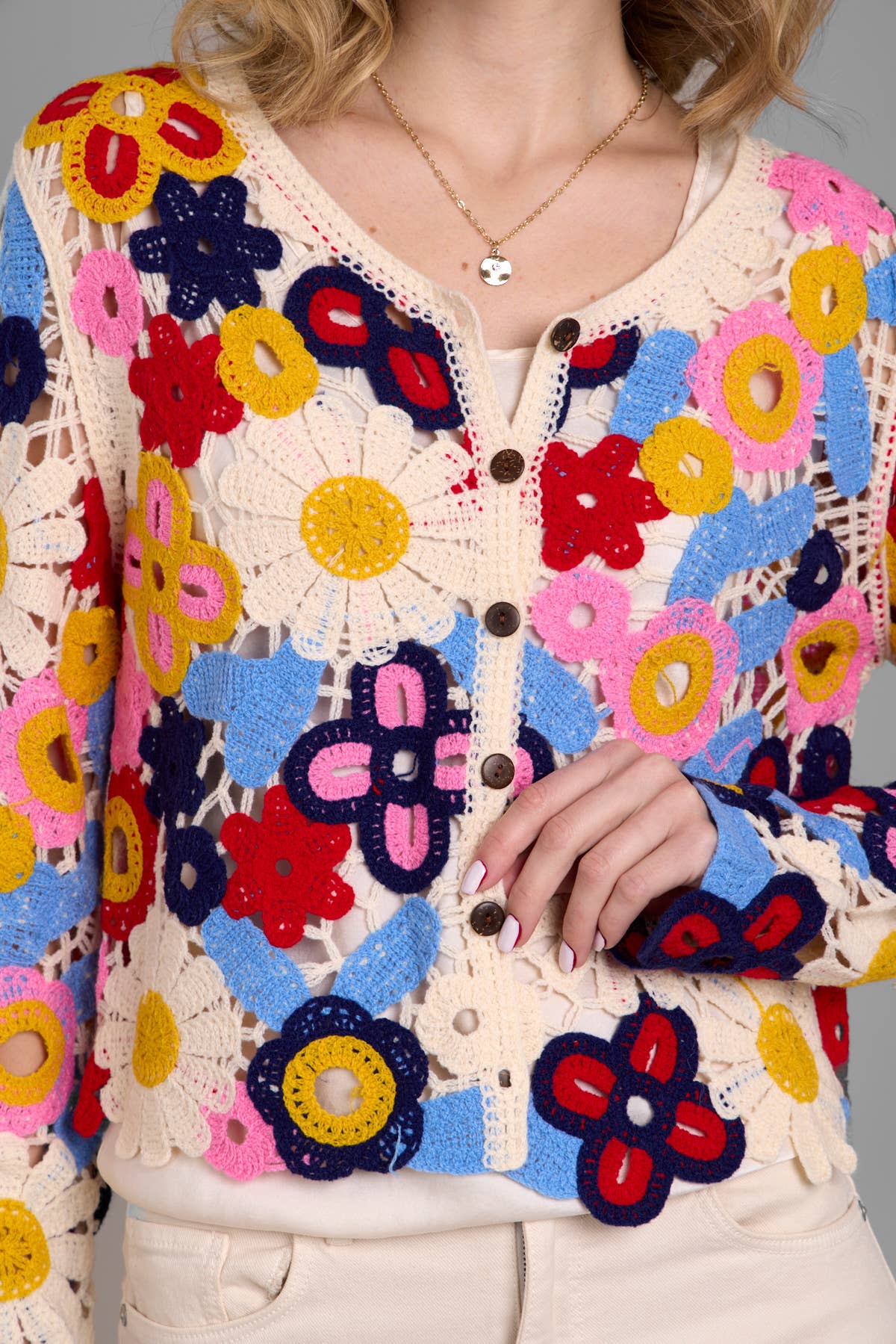 SAACHI – Großhandel Jacke – Damen – Bunter Häkel-Cardigan mit Blumenmuster, kurz geschnitten15