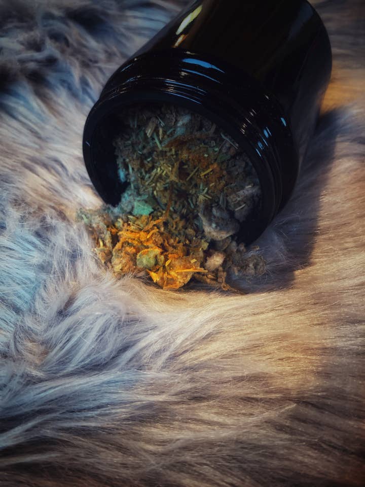 Les Seigneurs de la Nécropole pour la vente par Maiden and Crow Spiritual Apothecary