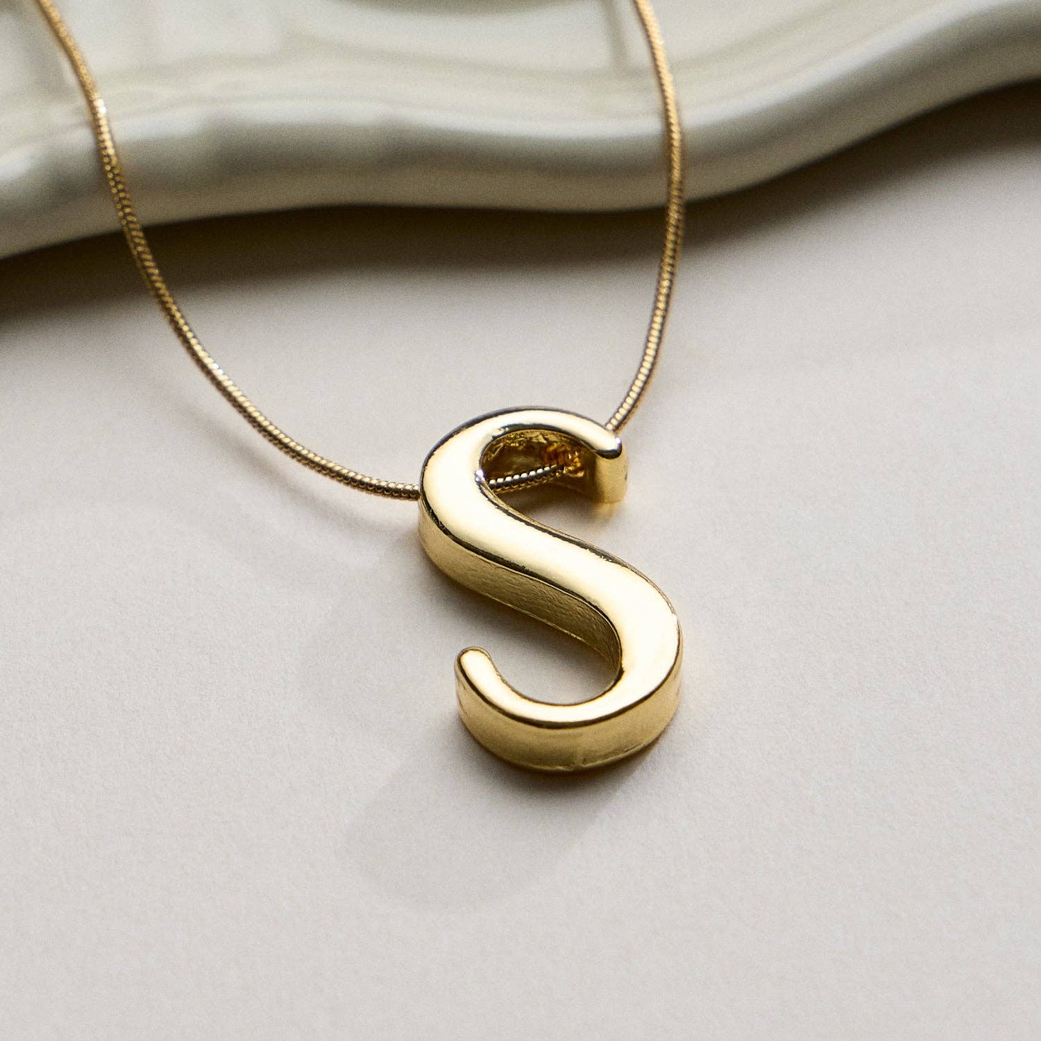 Frem - Wholesale Pendant/Charm Necklace - A Set of 16 Letters Gold Dipped Necklace – Gold & Silver Alphabet Charm Jewelry43