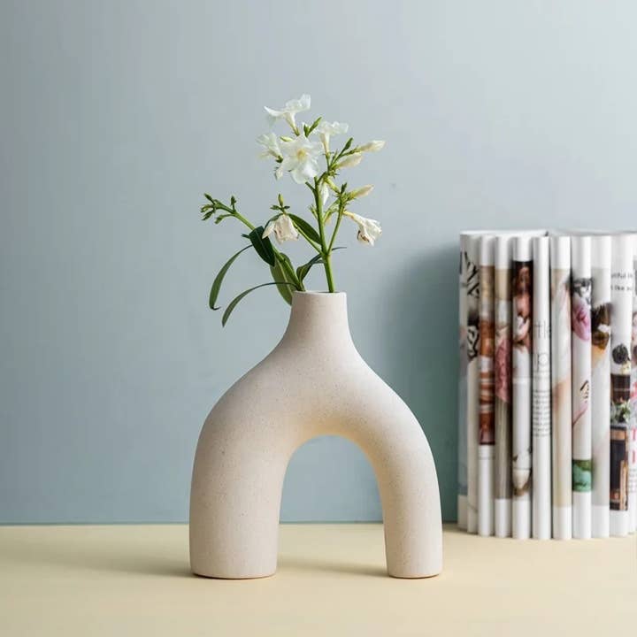 Interiors and Art - Wholesale Vaas - Nordische set van 2 natuurlijk ongeglazuurde keramische vazen in U-vorm5