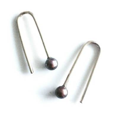 Mini crochets en or 14k avec perles d'eau douce. pour la vente par SarahAnaDesigns