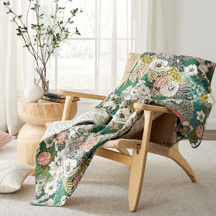 Bettina Floral Quilted Throw and other Purchase Wholesale siebenschläfer bettdecke. Free Returns & Net 60 Terms on Faire trending on Faire.